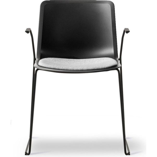 Photo of Pato Sledge Armchair 4111 By Welling/ludvik - Seat Upholstery - Spisebordsstol - Black/hallingdal 130 - W55,5 X D51,5 X H79 X Sh47,5 Cm
