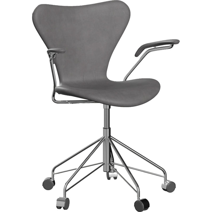 Photo of 3217 Sjuan - Full upholstery, Leather, Embrace Chocolate - Desk chairs - Arne Jacobsen - Brown