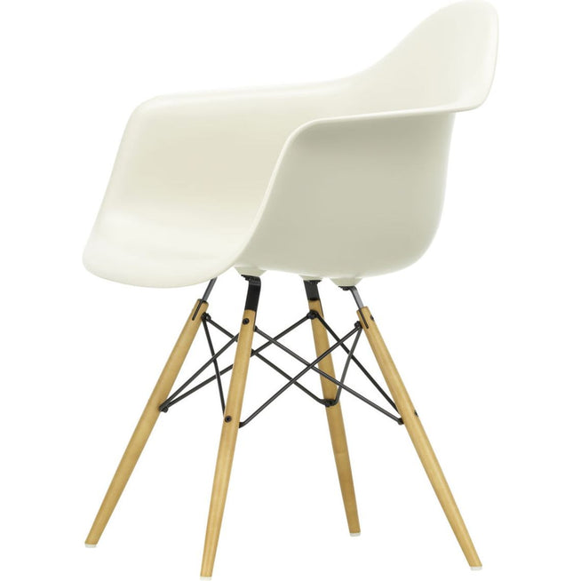 Photo of Eames Plastic Armchair Daw - 11 Pebble - Golden Maple - Matstolar - Charles & Ray Eames - Vit - Metall/trä/plast