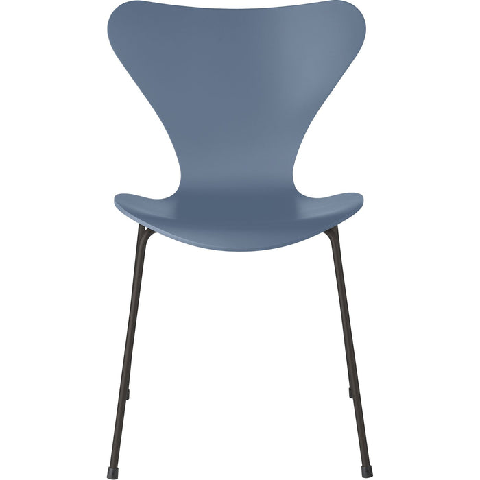 Photo of 3107 Seven, Coloured Ash, Venetian Red, Underframe Warm Graphite - Dining chairs - Arne Jacobsen - Red - Metal/wood