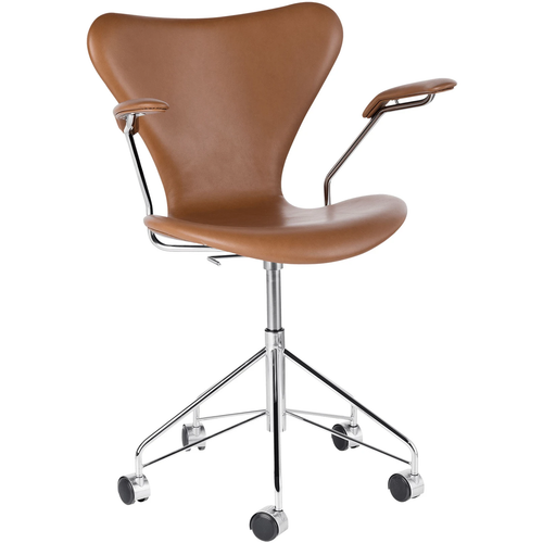 Photo of 3217 Sjuan - Full upholstery, Leather, Soft Walnut - Desk chairs - Arne Jacobsen - Brown