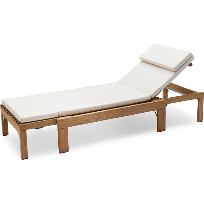 Photo of Skagerak cushion for Riviera sun lounger from Fritz Hansen (white)