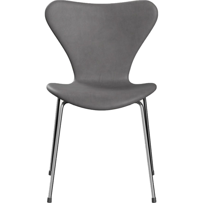 Photo of 3107 Sjuan - Fully upholstered, Leather, Embrace Concrete Grey - Dining chairs - Arne Jacobsen - Grey - Leather/metal/wood