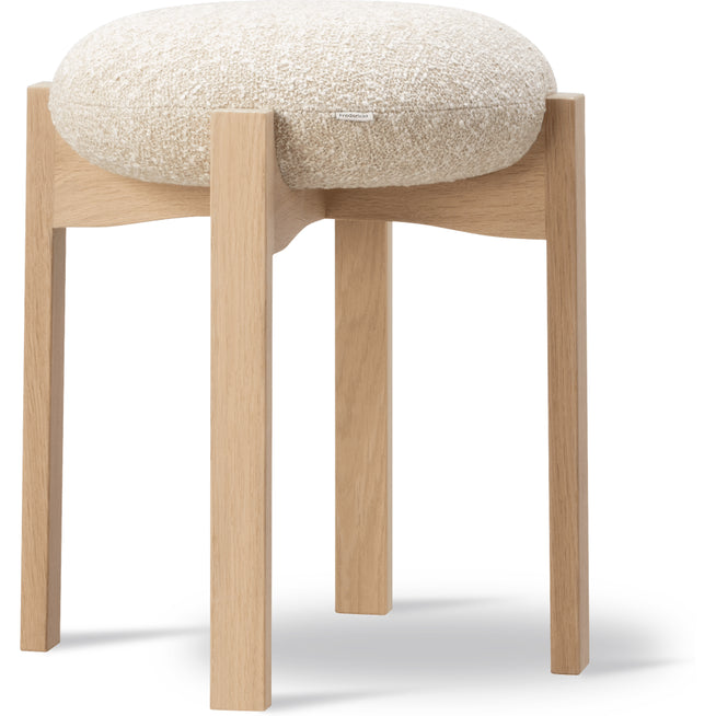 Photo of Pioneer Stool 6830 / By Maria Bruun - Skammel - Zero 0001 / Oak Lacquered - Ø41 X H46 Cm