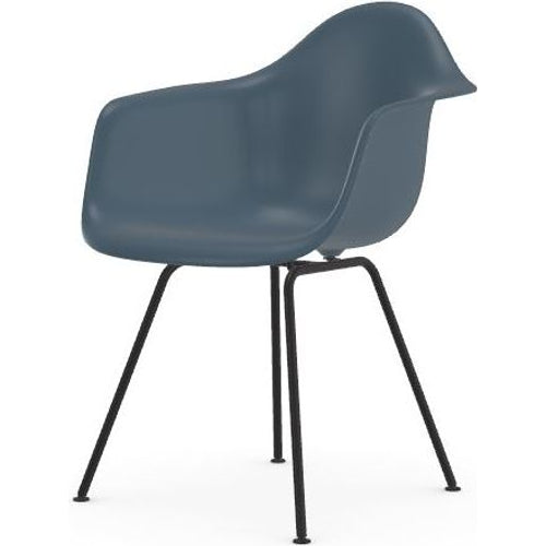 Photo of Eames Plastic Armchair Dax - 83 Sea Blue - Basic Dark Base - Matstolar - Charles & Ray Eames - Blå - Metall/plast