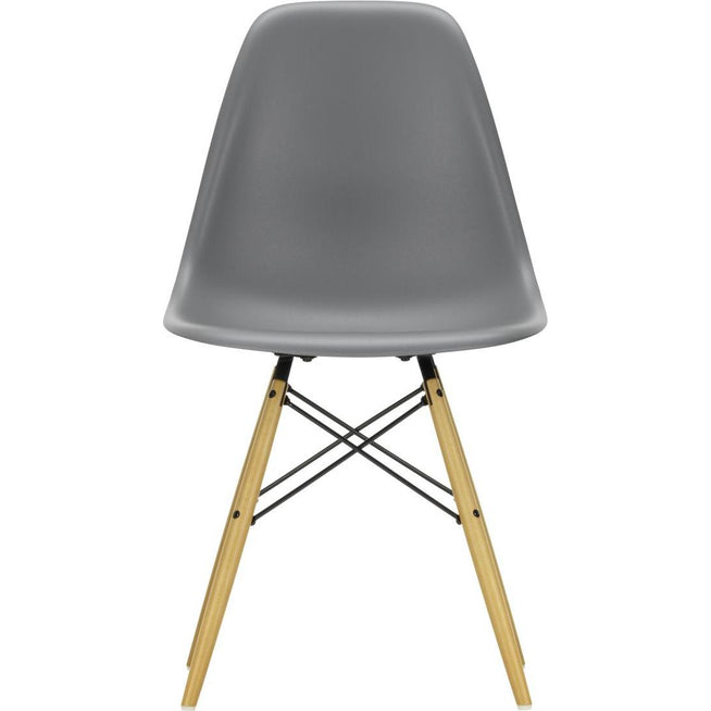 Photo of Eames Plastic Chair Dsw - 56 Granite Grey/golden Maple - Matstolar - Charles & Ray Eames - Grå - Metall/trä/plast