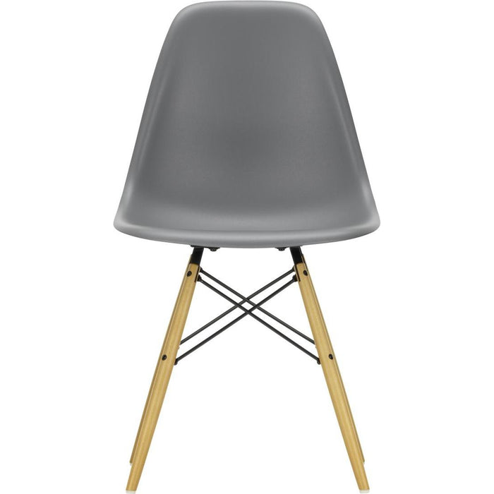 Eames Plastic Chair Dsw - 56 Granite Grey/golden Maple - Matstolar - Charles & Ray Eames - Grå - Metall/trä/plast