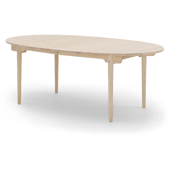 Photo of Ch338 dining table from Carl Hansen & Søn (oak, lacquer, pull-out for