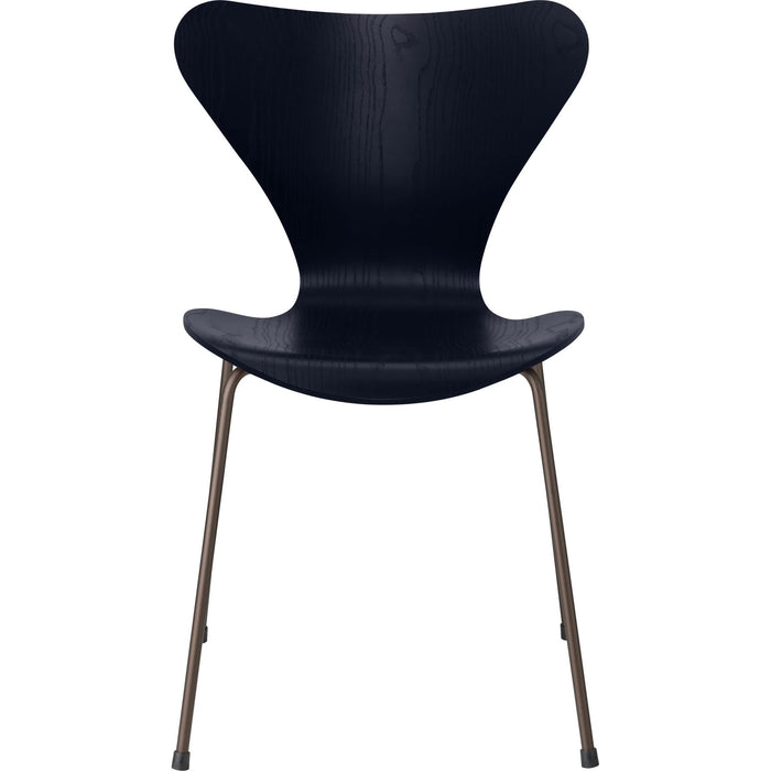 Photo of 3107 Seven, coloured box, Venetian Red, Underframe Brown Bronze - Dining chairs - Arne Jacobsen - Red - Metal/wood