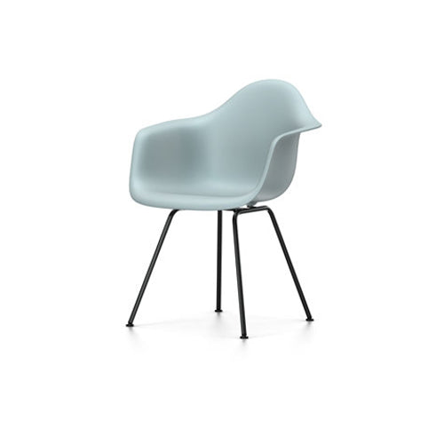 Photo of Eames Plastic Armchair Dax - 23 Ice Grey - Basic Dark Base - Matstolar - Charles & Ray Eames - Grå - Metall/plast