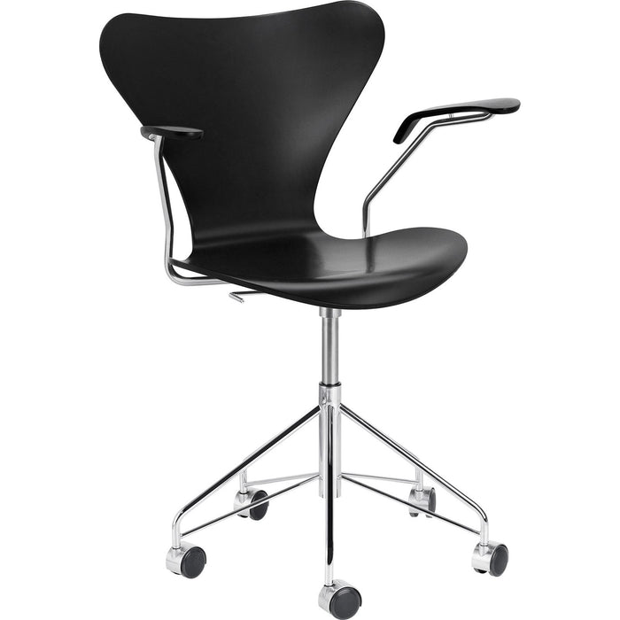 Photo of 3217 Sjuan, lacquered beech veneer, black - Desk chairs - Arne Jacobsen - Black