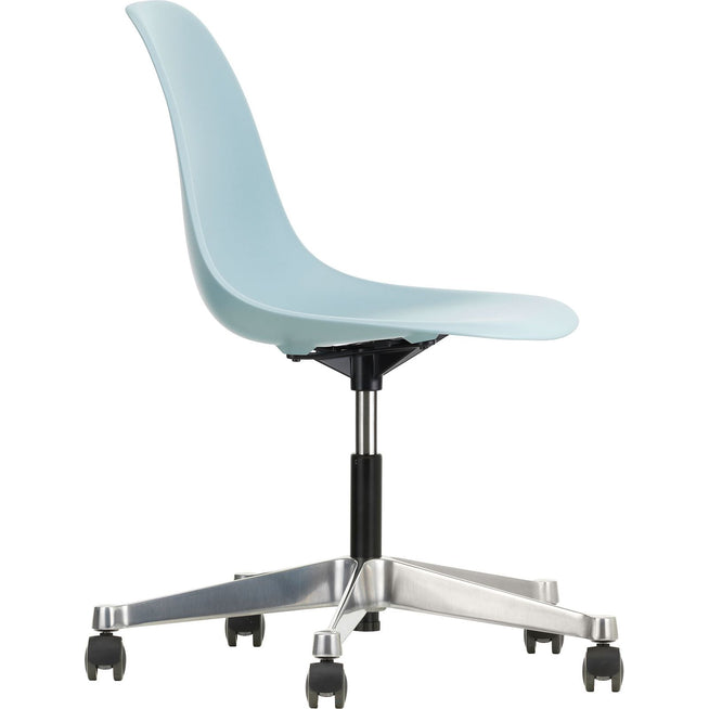 Photo of Eames Plastic Chair Pscc - 23 Ice Grey - Castors Soft - Skrivbordsstolar - Charles & Ray Eames - Grå