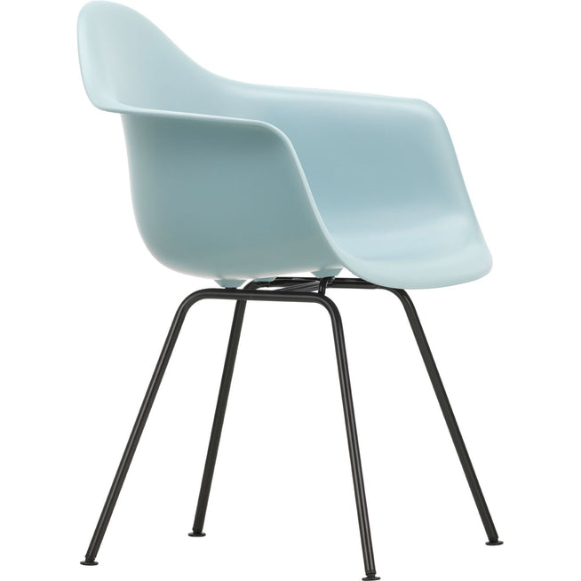Photo of Eames Plastic Armchair Dax - 23 Ice Grey - Basic Dark Base - Matstolar - Charles & Ray Eames - Grå - Metall/plast
