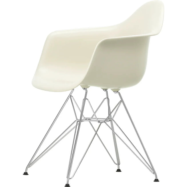 Photo of Eames Plastic Armchair Dar - 11 Pebble - Chrome Base - Matstolar - Charles & Ray Eames - Vit - Metall/plast