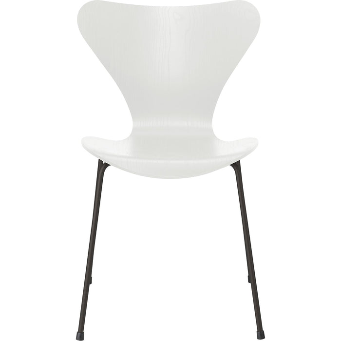 Photo of 3107 Seven, Coloured Ash, Venetian Red, Underframe Warm Graphite - Dining chairs - Arne Jacobsen - Red - Metal/wood