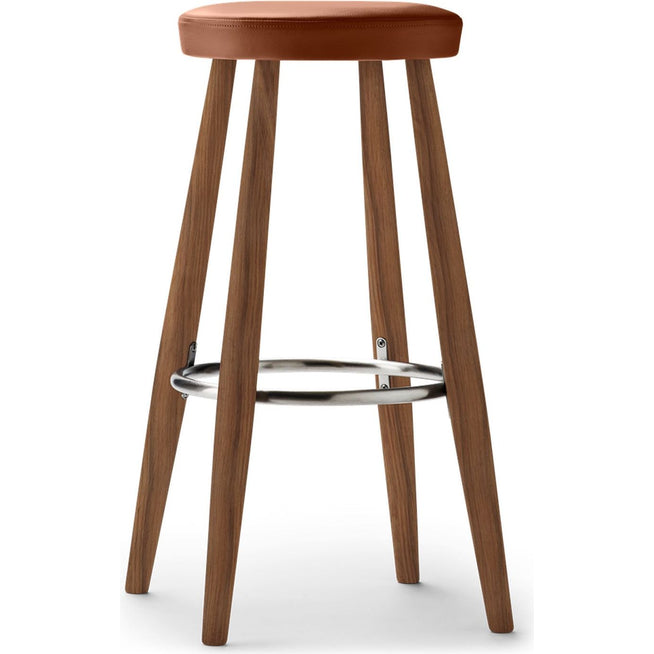 Photo of Carl Hansen - Ch56 High Stool, Oiled Walnut, Leather Group B Thor - 307 - Bar stools & Bar stools - Hans J. Wegner - Wood - Leather/metal/wood