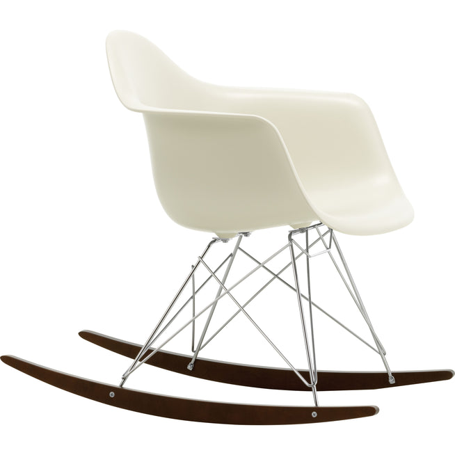 Photo of Eames Plastic Armchair Rar - 11 Pebble - Chrome Base - Dark Maple - Matstolar - Charles & Ray Eames - Vit - Metall/trä/plast