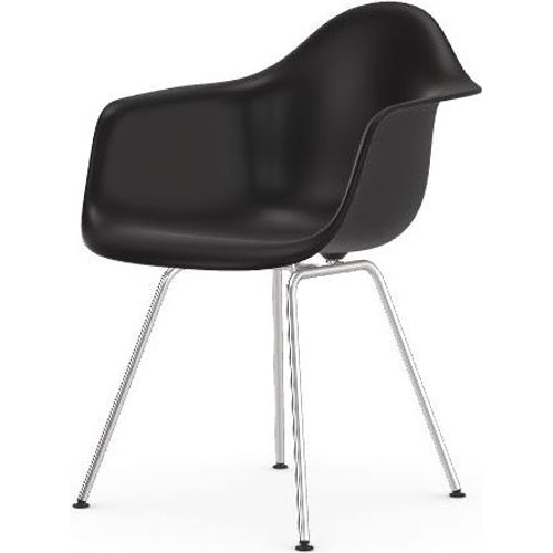 Photo of Eames Plastic Armchair Dax - 12 Deep Black - Chrome Base - Matstolar - Charles & Ray Eames - Svart - Metall/plast