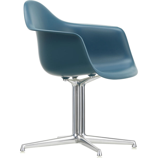 Photo of Eames Plastic Armchair Dal - 83 Sea Blue - Aluminium Polished - Matstolar - Charles & Ray Eames - Blå - Metall/plast