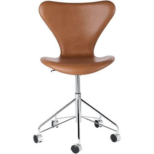 Photo of 3117 Sjuan - Full upholstery, Leather, Grace Walnut - Desk chairs - Arne Jacobsen - Brown