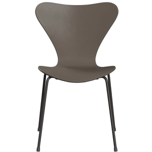 Photo of 3107 Seven, Coloured Ash, Venetian Red, Underframe Warm Graphite - Dining chairs - Arne Jacobsen - Red - Metal/wood