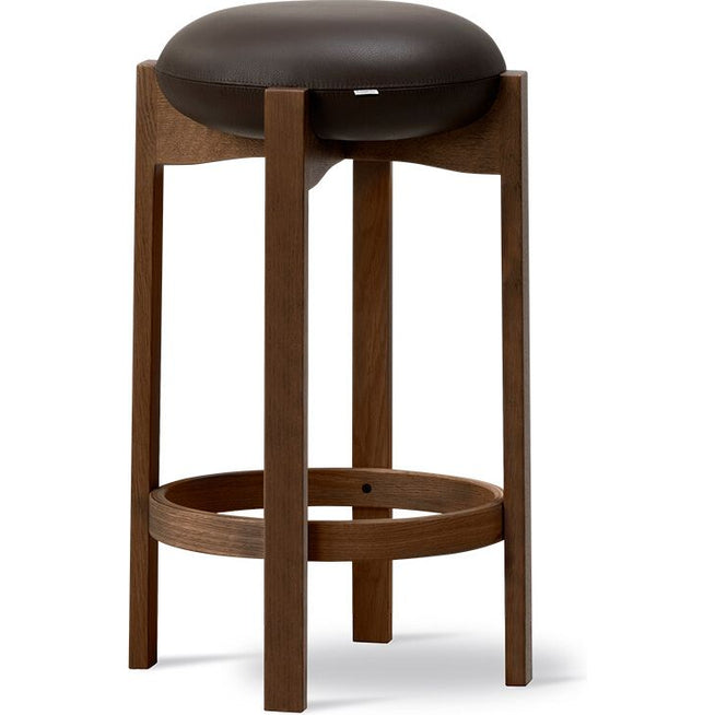 Photo of Pioneer Stool 6831 / By Maria Bruun - Skammel - Primo 86-1 Dark Brown / Smoked Oak Stained - Ø42 X H77 Cm