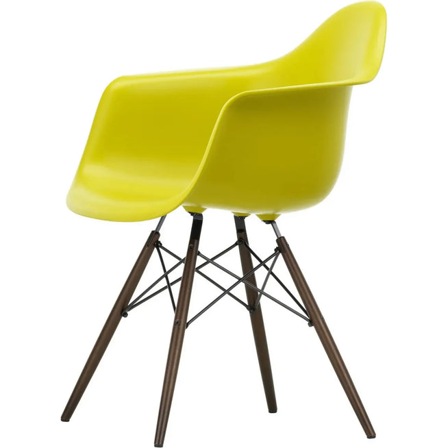 Photo of Eames Plastic Armchair Daw - 34 Mustard - Dark Maple - Matstolar - Charles & Ray Eames - Gul - Metall/trä/plast