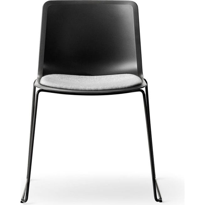 Photo of Pato Sledge Chair 4101 By Welling/ludvik - Seat Upholstery - Spisebordsstol - Black/hallingdal 130 - W54,5 X D51 X H79 X Sh47,5 Cm