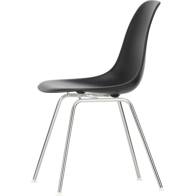 Photo of Eames Plastic Chair Dsx - 12 Deep Black - Chrome Base - Matstolar - Charles & Ray Eames - Svart - Metall/plast
