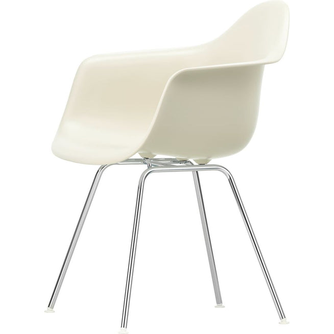 Photo of Eames Plastic Armchair Dax - 11 Pebble - Chrome Base - Matstolar - Charles & Ray Eames - Vit - Metall/plast