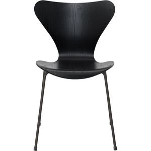 Photo of 3107 Seven, Coloured Ash, Venetian Red, Underframe Warm Graphite - Dining chairs - Arne Jacobsen - Red - Metal/wood