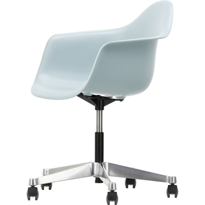 Photo of Eames Plastic Armchair Pacc - 23 Ice Grey - Castors Soft - Skrivbordsstolar - Charles & Ray Eames - Grå