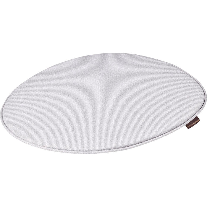 Photo of 3110 Droppen Seat Cushion, Grey - Accessories Chairs - Arne Jacobsen - Grey