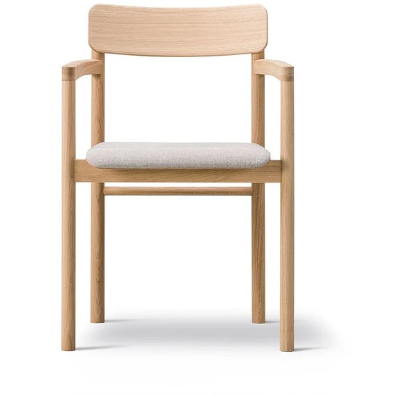 Photo of Post Chair 3446 By Cecilie Manz - Spisebordsstol - Sunniva 717 / Lacquered Oak - W54 X D49,5 X H79,5 X Sh46,5 Cm