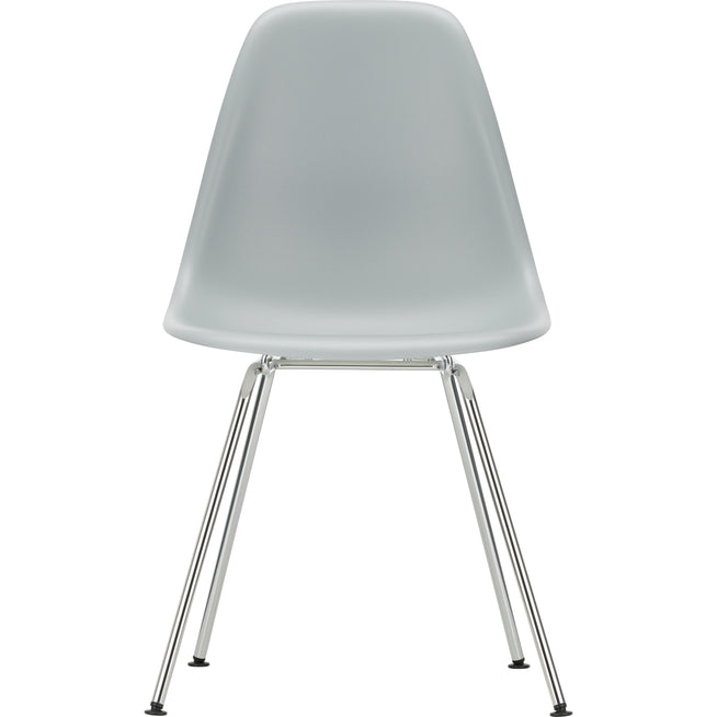 Photo of Eames Plastic Chair Dsx - 24 Light Grey - Chrome Base - Matstolar - Charles & Ray Eames - Grå - Metall/plast