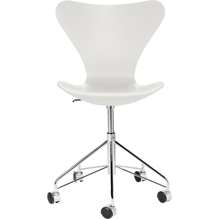 Photo of 3117 Seven, coloured ash veneer, white - Desk chairs - Arne Jacobsen - White