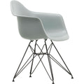 Eames Plastic Armchair Dar - 24 Light Grey - Basic Dark Base - Matstolar - Charles & Ray Eames - Grå - Metall/plast