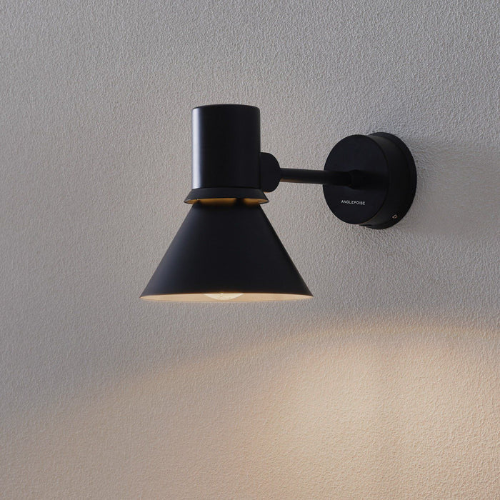 Photo of Type 80 Wall Light, Matte Black, Incl. Led 6w Max 10w E27 600lm, 2700k Ip20 - Sänglampor - Sir Kenneth Grange - Svart