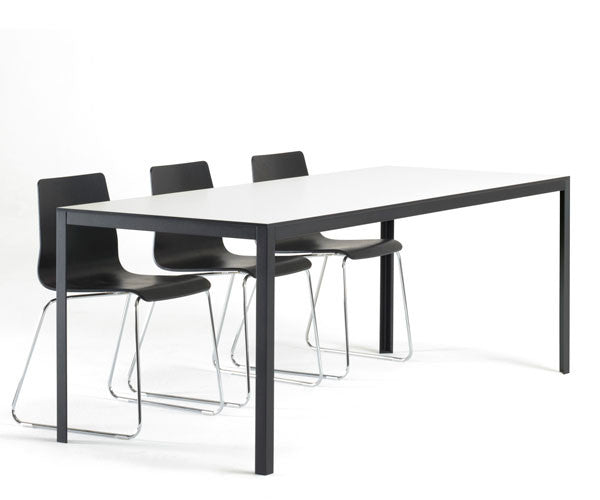Kant Dining Table