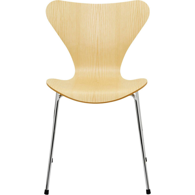 Photo of 3107 Sjuan, Ash veneer - Dining chairs - Arne Jacobsen - Wood-coloured - Metal/wood
