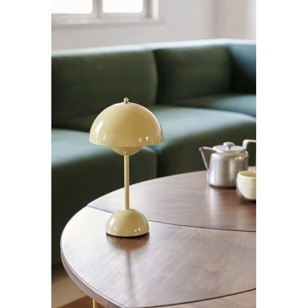 VP9 Flowerpot Portable Table Lamp