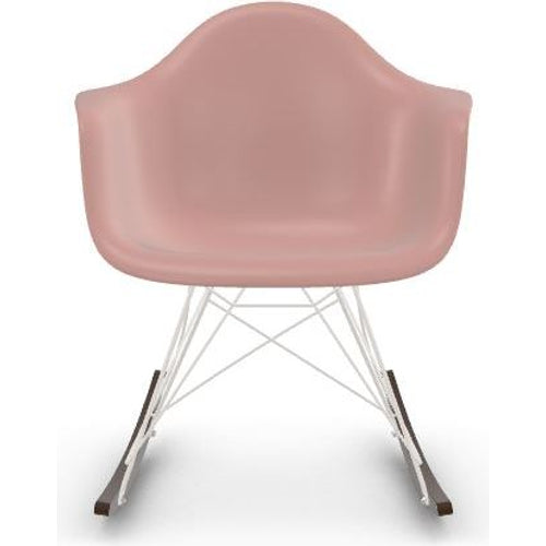 Photo of Eames Plastic Armchair Rar - 41 Pale Rose - White Base - Dark Maple - Matstolar - Charles & Ray Eames - Rosa - Metall/trä/plast