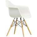 Eames Plastic Armchair Daw - 43 Rusty Orange - Golden Maple - Matstolar - Charles & Ray Eames - Orange - Metall/trä/plast
