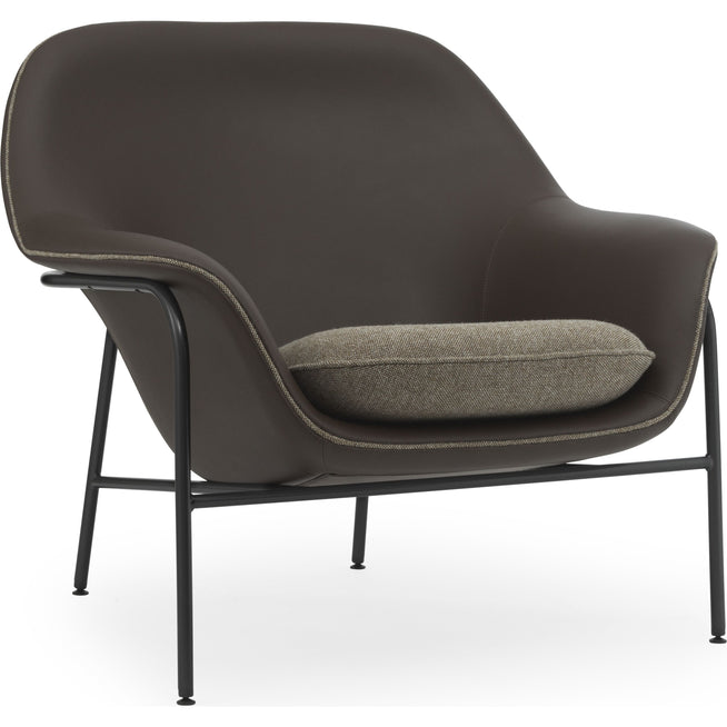 Photo of Drape Chair Low - Lænestol - Ultra Leather / Hellingdal / Black Steel - H85 X W93 X D81 X Sh43 Cm