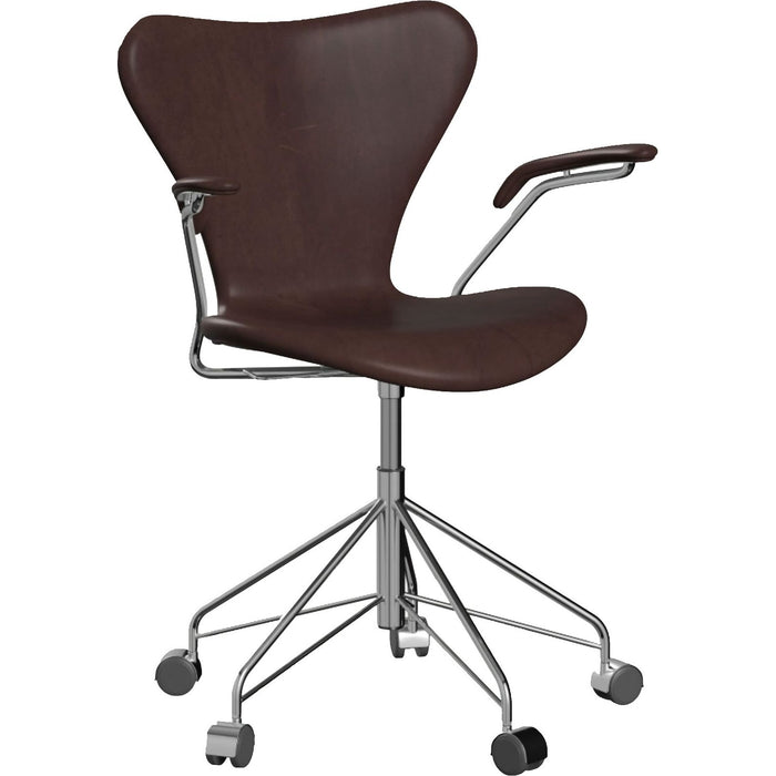 Photo of 3217 Sjuan - Full upholstery, Leather, Embrace Chocolate - Desk chairs - Arne Jacobsen - Brown