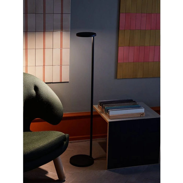 Photo of Oblique F Floor Lamp 3000k Usb-c Matt