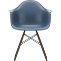 Eames Plastic Armchair Daw - 83 Sea Blue - Dark Maple - Matstolar - Charles & Ray Eames - Blå - Metall/trä/plast