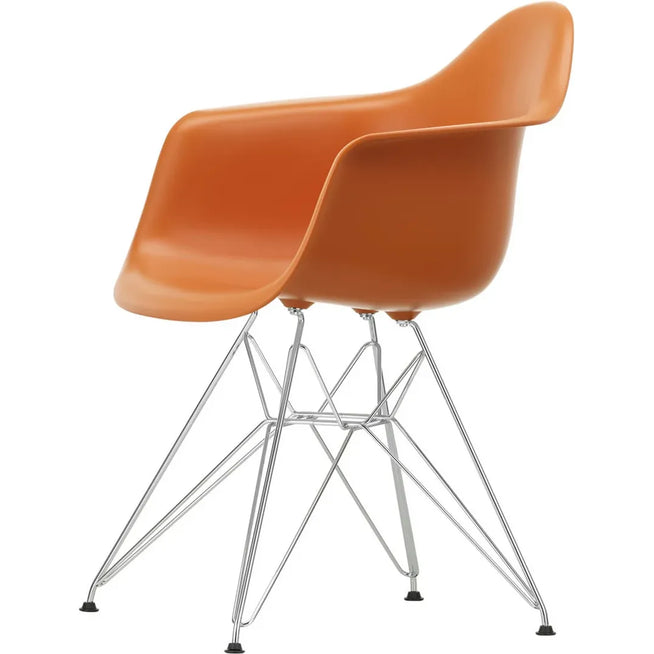 Photo of Eames Plastic Armchair Dar - 43 Rusty Orange - Chrome Base - Matstolar - Charles & Ray Eames - Orange - Metall/plast