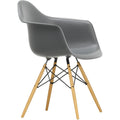 Eames Plastic Armchair Daw - 56 Granite Grey - Ash Honey Tone - Matstolar - Charles & Ray Eames - Grå - Metall/trä/plast