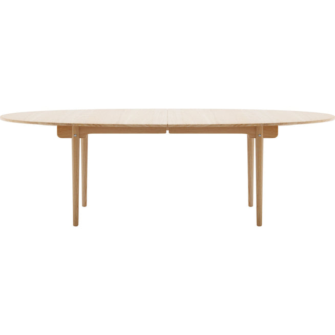 Photo of Carl Hansen - Ch339, clear lacquered oak, with space for 4 extension leaves - dining table - Hans J. Wegner - wood-coloured - wood